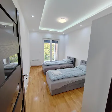 New Luxury By Magenta Apartment *